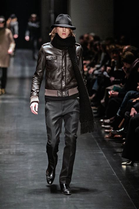 cravate hedi slimane dior|Dior Men Fall 2005 Menswear Collection .